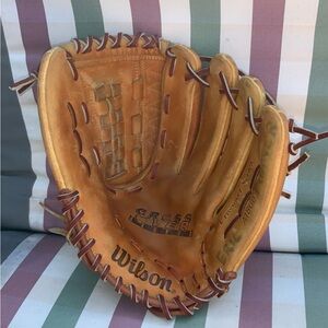WILSON BASEBALL, SOFTBALL GLOVE. JAPAN Mfg.  R-throw.